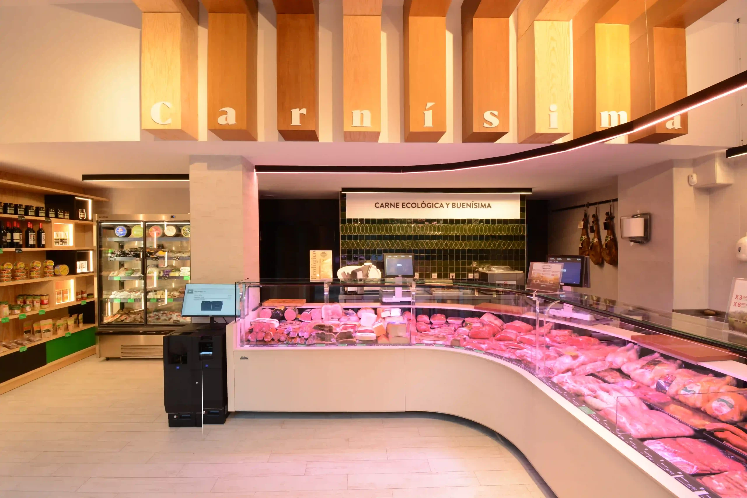 Interiorismo comercial proyecto carnísima