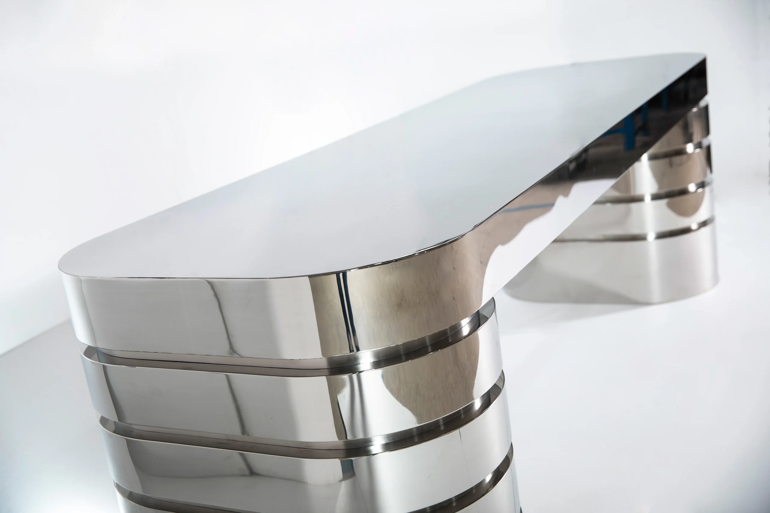 Mesa fabricada en acero inoxidable